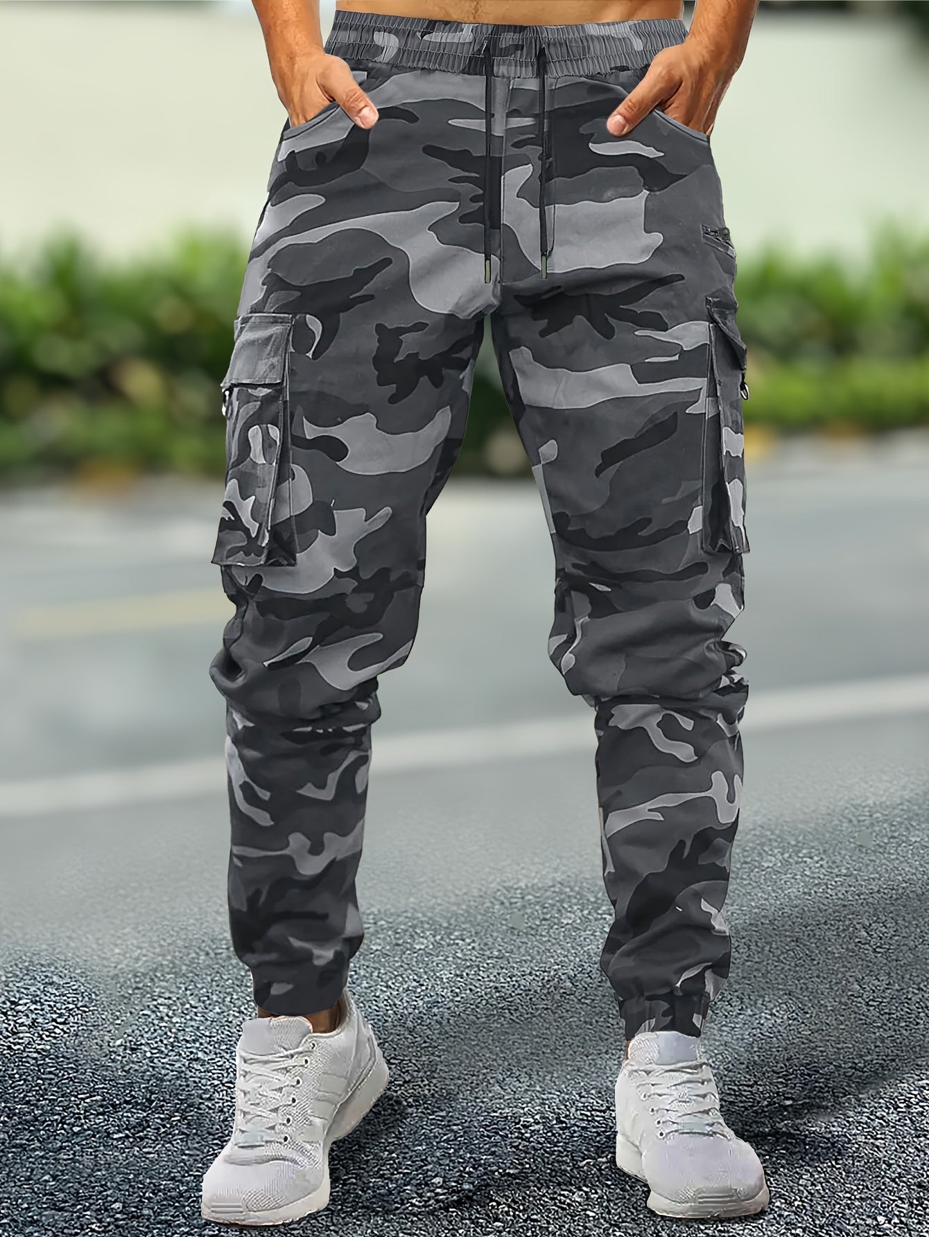 Men's Camouflage Print Cargo Pants with Drawstring Waist and Flap Pockets, Durable Polyester, Machine Washable - Ideal for Outdoor Activities, Camouflage Pants