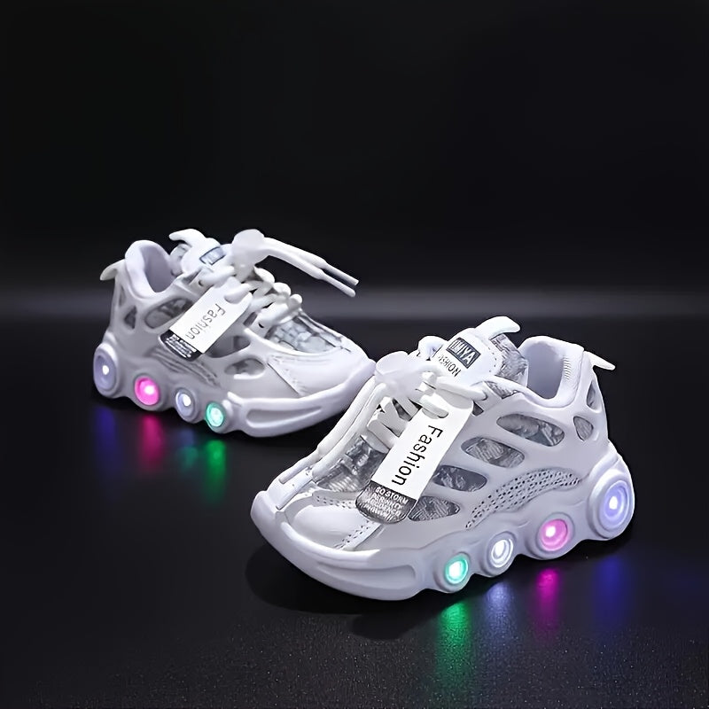 Casual Comfortable Low Top Sneakers With LED Light For Kids, Breathable Non-slip Running Shoes For All Season