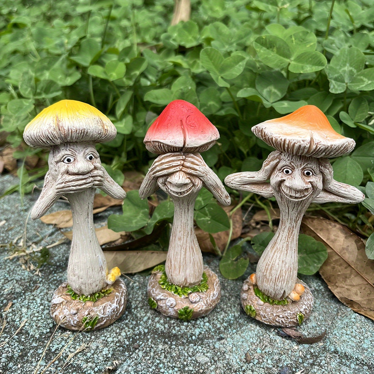 Whimsical Mushroom Trio: Classic Outdoor Garden Decor - No Power Needed