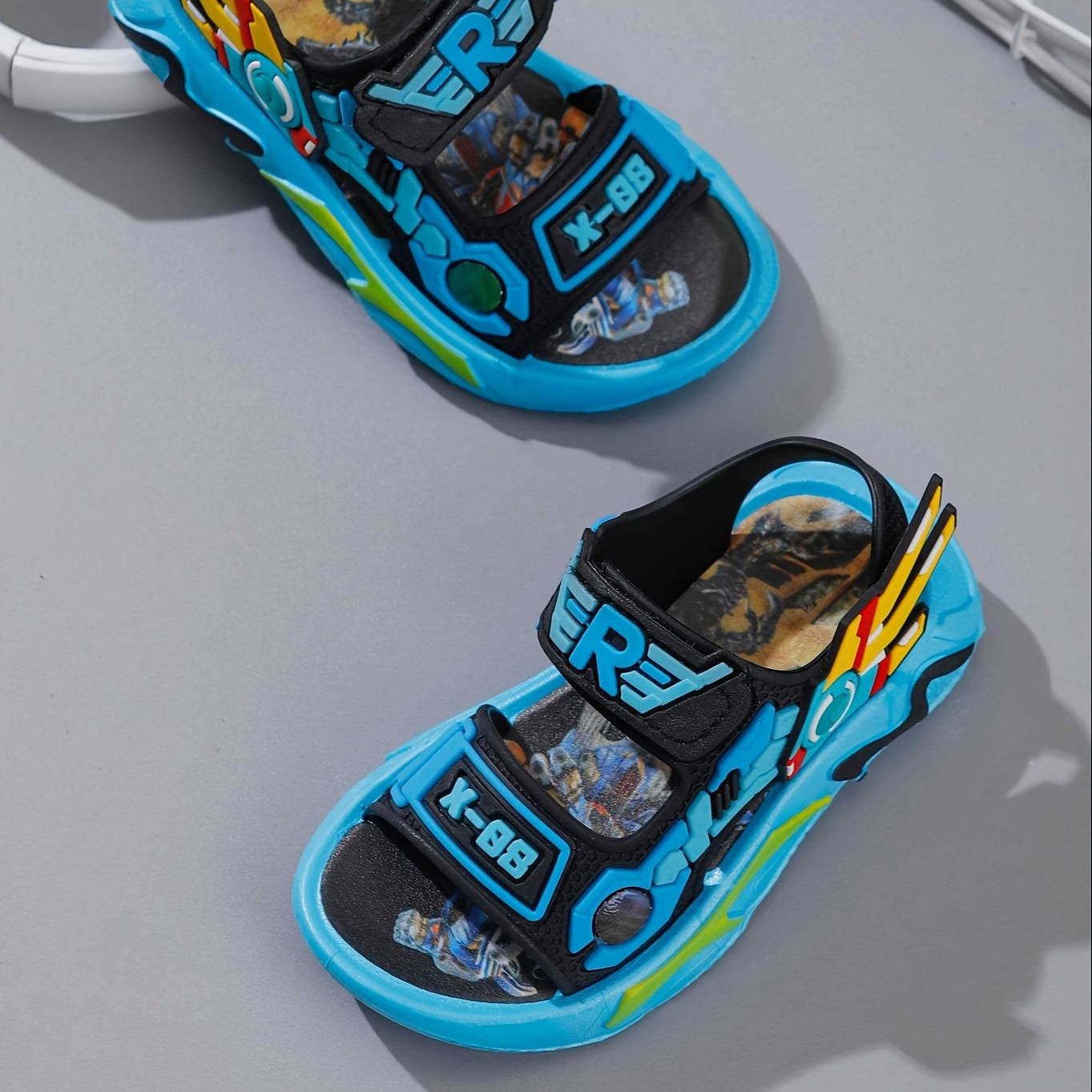 Boys' Cartoon Mecha Sandals - Vibrant & Comfortable, Soft Sole, Easy Hook-and-loop Fastener Strap - Ideal for Beach & Casual Attire - Perfect Christmas Gift for Youngsters