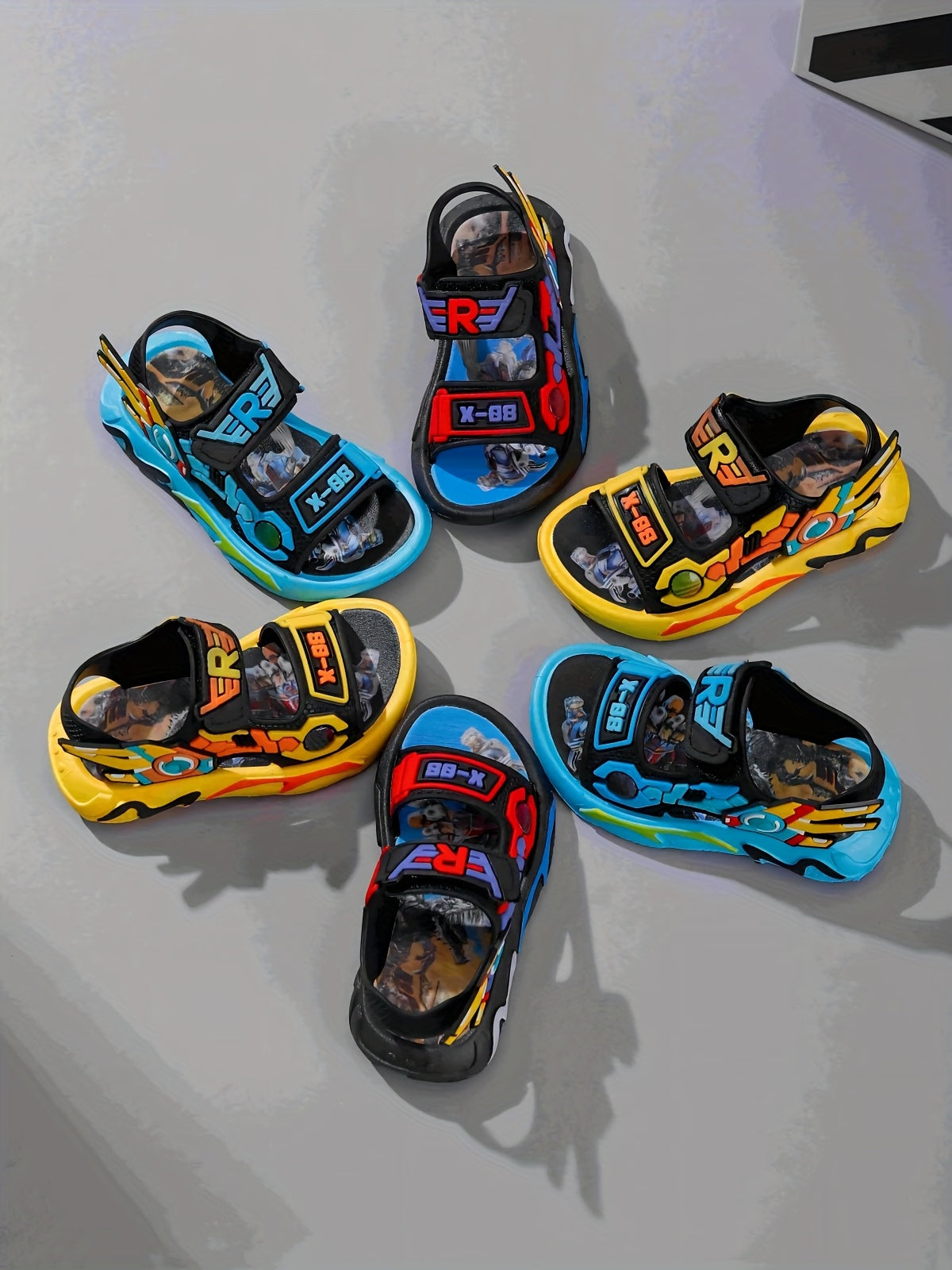 Boys' Cartoon Mecha Sandals - Vibrant & Comfortable, Soft Sole, Easy Hook-and-loop Fastener Strap - Ideal for Beach & Casual Attire - Perfect Christmas Gift for Youngsters