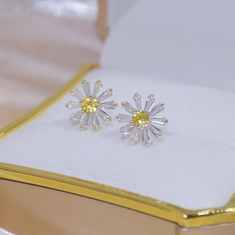 JUWANG Elegant Exquisite Bling Crystal Daisy Earrings for Women AAA Cubic Zirconia Charm Flower Stud Earring Wedding Jewelry