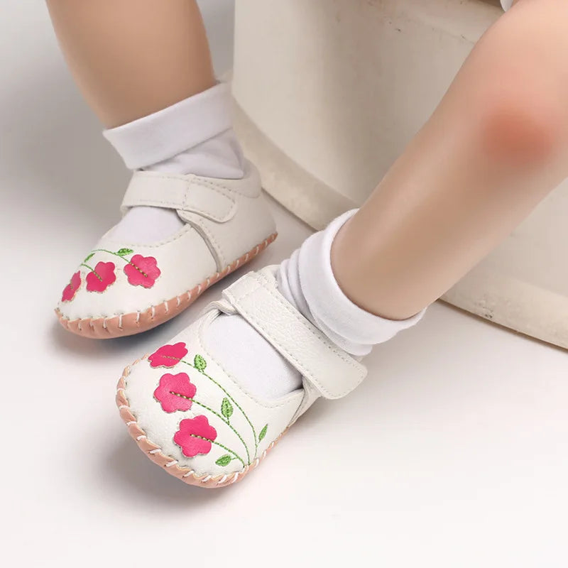 Baby Girl Shoes Newborn Toddler Boy Soft Handmade Rubber Sole Embroidered Flower Infant First Walkers Princess Baby Crib Shoes