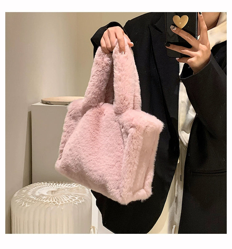 INS Cute Fashion Edge Pressing Mink Shoulder Plush Bag