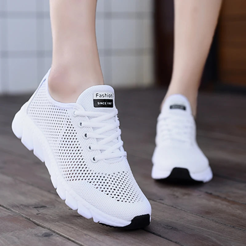 2022 Summer New Ladies Sneakers Breathable Lightweight Outdoor Running Sneakers Ladies Solid Color Tennis Ladies Casual Shoes