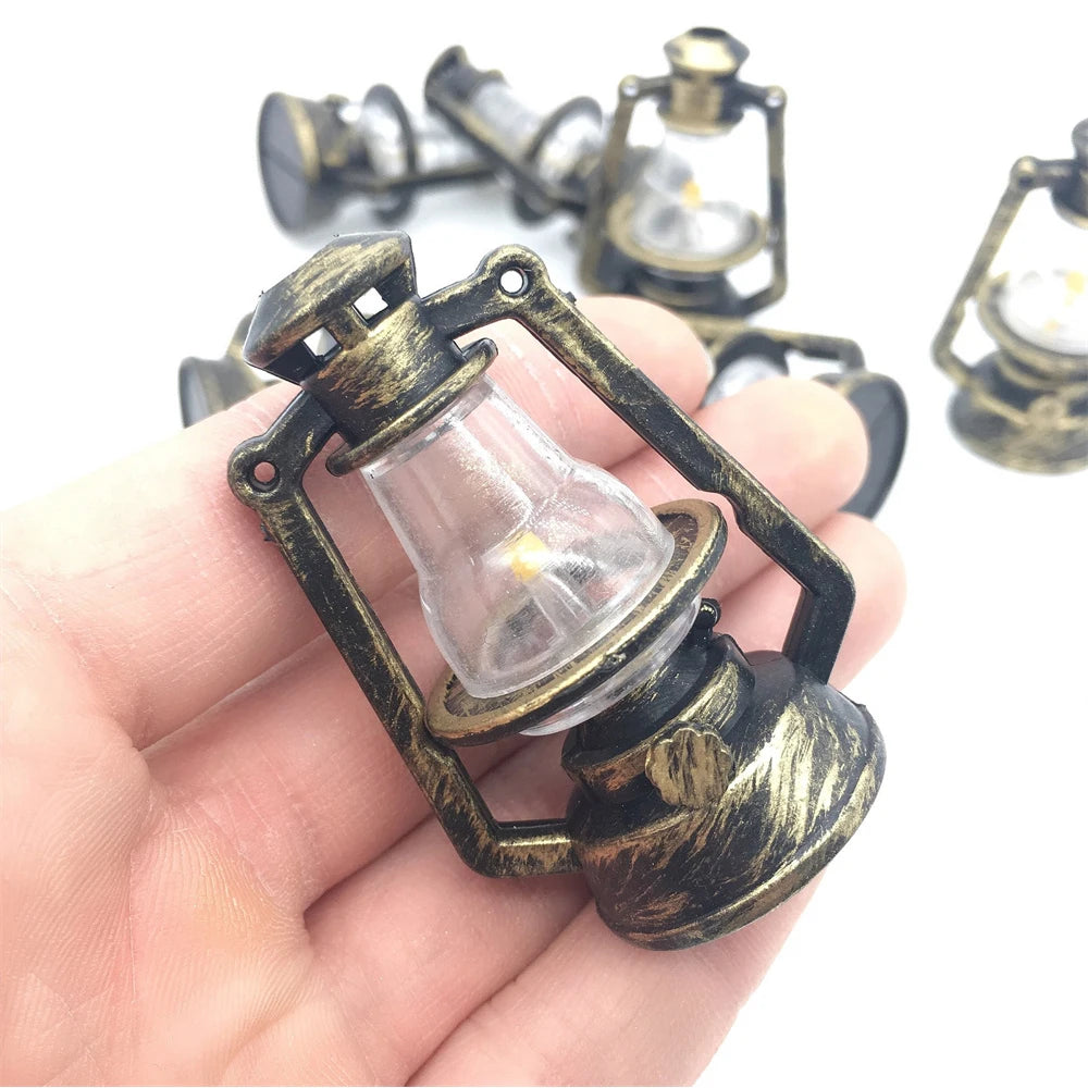 1:6 Scale Miniature Oil Lamp Dollhouse Accessories Retro Style Mini Kerosene Lantern Micro Landscape Decor Scene Ornaments