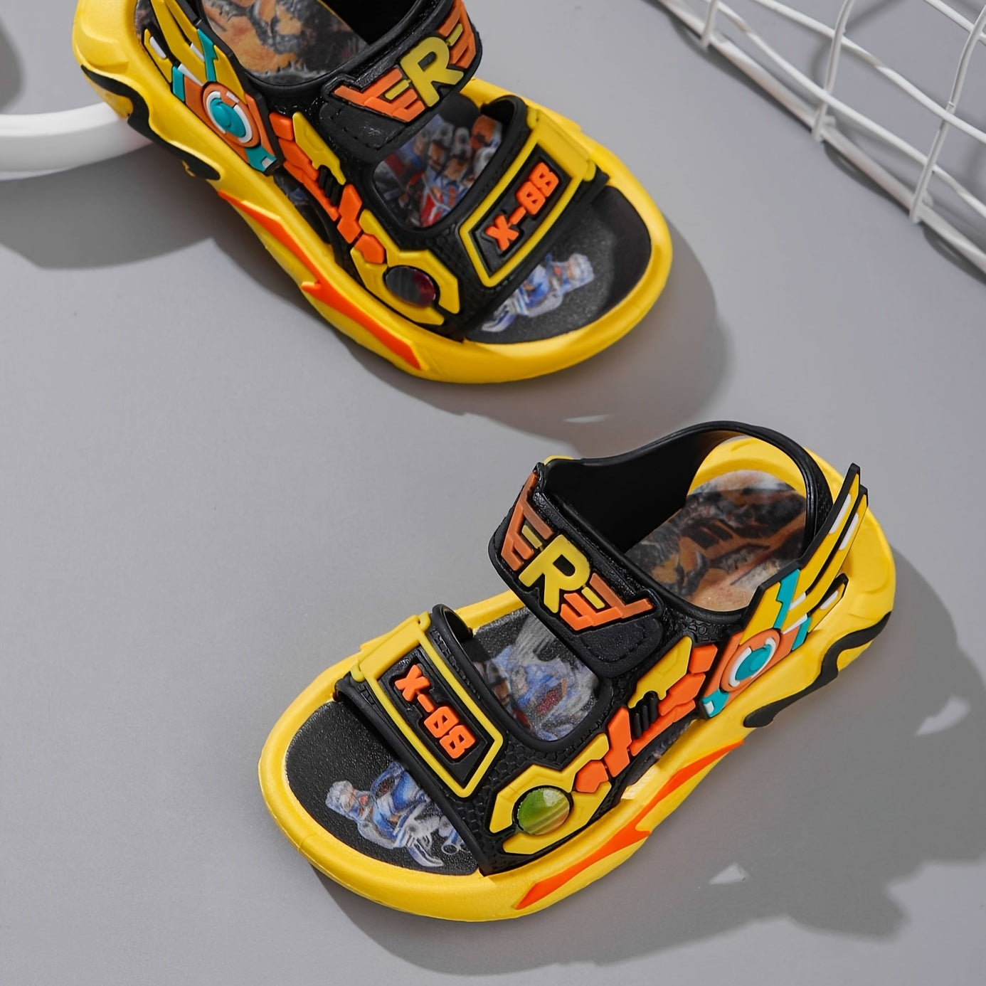 Boys' Cartoon Mecha Sandals - Vibrant & Comfortable, Soft Sole, Easy Hook-and-loop Fastener Strap - Ideal for Beach & Casual Attire - Perfect Christmas Gift for Youngsters