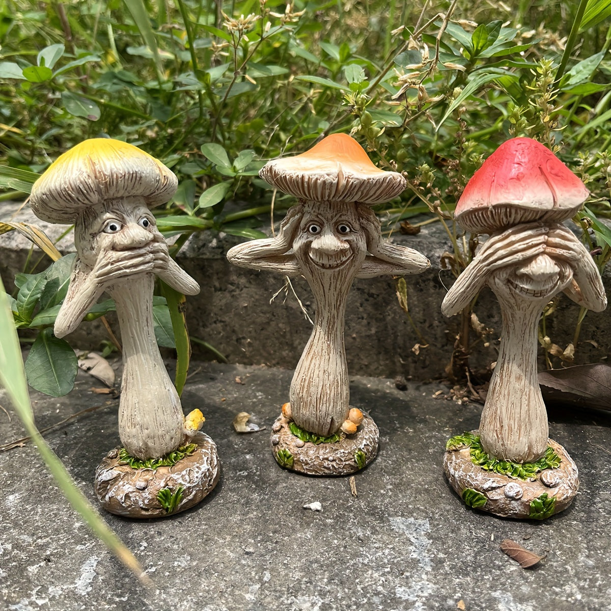 Whimsical Mushroom Trio: Classic Outdoor Garden Decor - No Power Needed