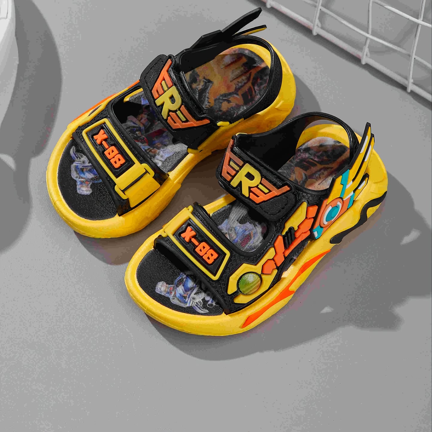 Boys' Cartoon Mecha Sandals - Vibrant & Comfortable, Soft Sole, Easy Hook-and-loop Fastener Strap - Ideal for Beach & Casual Attire - Perfect Christmas Gift for Youngsters