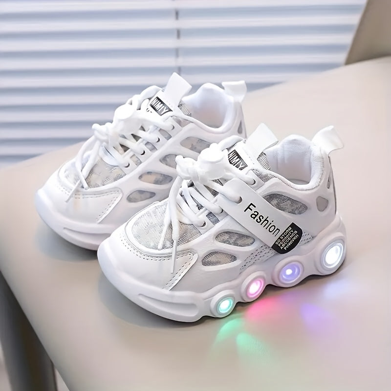 Casual Comfortable Low Top Sneakers With LED Light For Kids, Breathable Non-slip Running Shoes For All Season